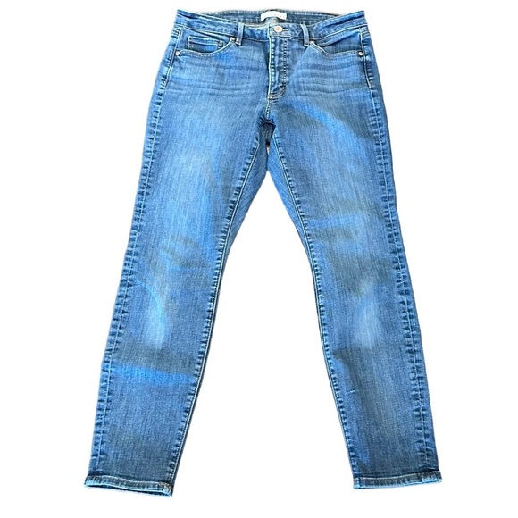 LOFT Mid Rise Curvy Skinny Jeans in Classic Mid Wash - 29 - Picture 2 of 9